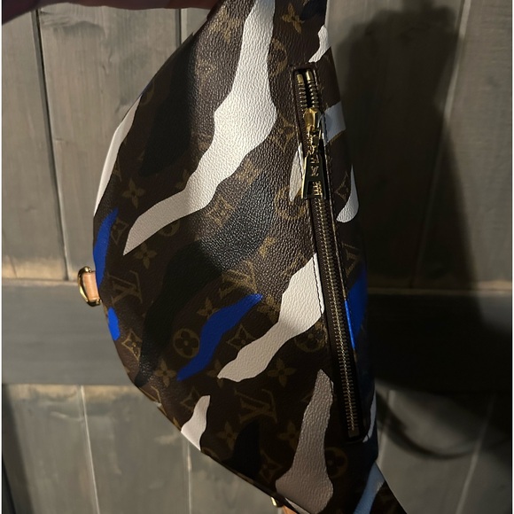 Louis Vuitton Bumbag - Picture 7 of 7